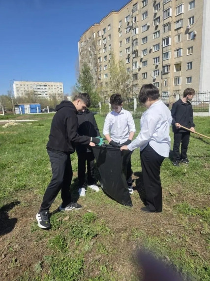 18 апреля учащиеся лицея № 4 приняли активное участие в городском субботнике!.